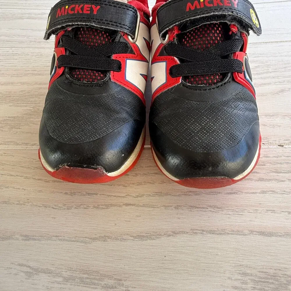 Disney Mickey Mouse Toddler Boys Size 10 Hook Loop Sneakers